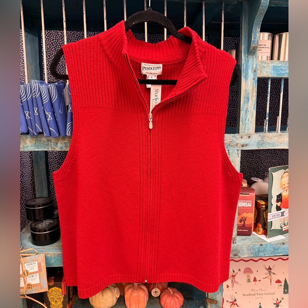 Pendleton Women’s Red Zip-Up Wool Sweater Vest